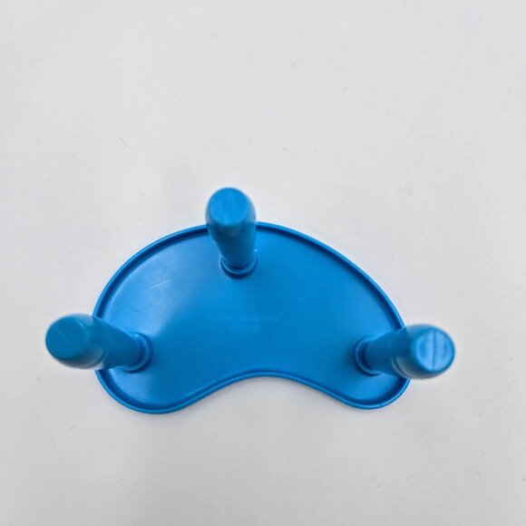 Barbie Dollhouse Accessory Lot 2005 Blue Kidney Shaped Table Pink Pillow Book - Picture 4 of 8